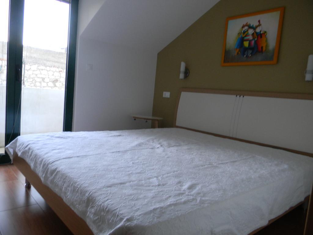 Apartments Lorenco Tisno Kamer foto