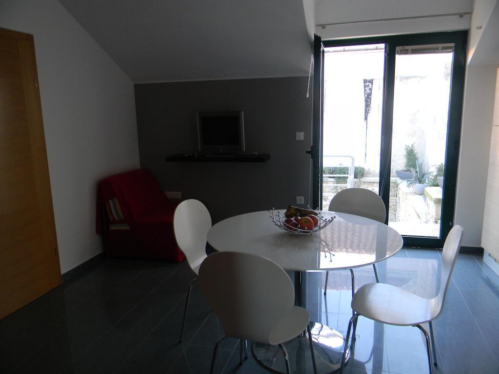 Apartments Lorenco Tisno Kamer foto