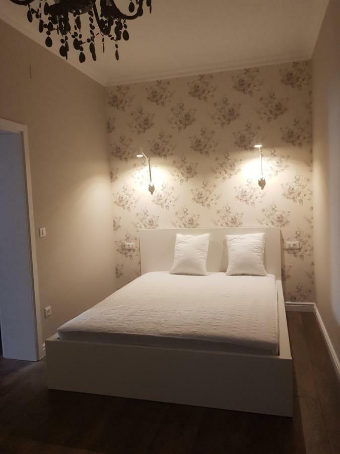 Apartments Lorenco Tisno Buitenkant foto